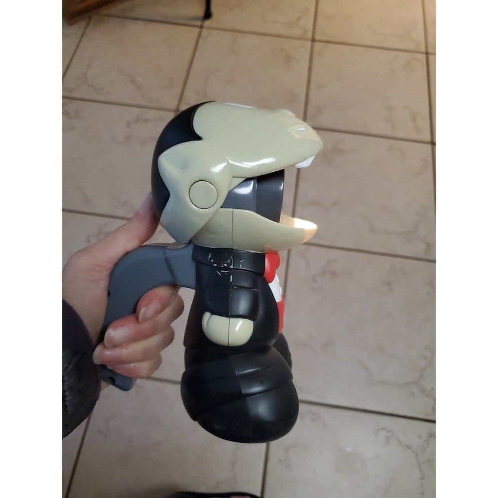 Little Tikes Dracula Laughing Flashlight Vintage - Picture 6 of 7